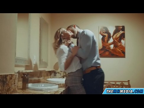 ❤️ Когато наедряла блондинка ви съблазни в обществена тоалетна Супер секс в bg.pi-porno.ru ️❤